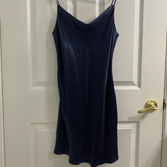 BABATON MODEL DRESS - Picture 2 of 3